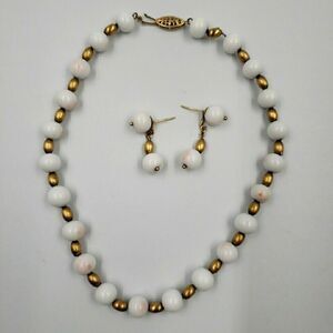 Vtg Jewelry Set Beaded Necklace Pierced Earrings Gold White 16" Fishhook Clasp